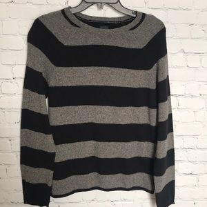 FALL FASHION! Women’s Gap Sweater Black/Gray Wool